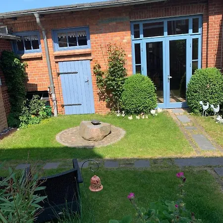 Stadtferienwohnung شقة *