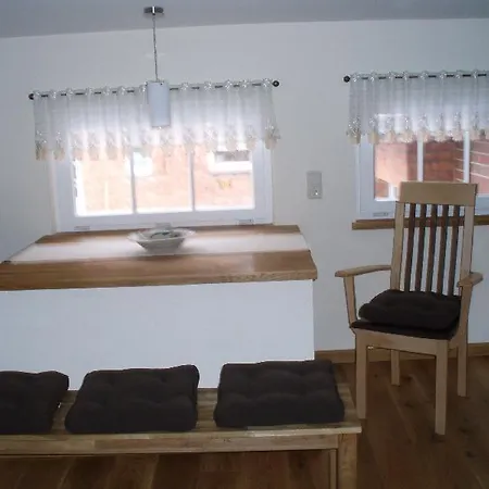 Stadtferienwohnung * تيتيرو