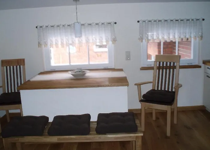 Stadtferienwohnung * تيتيرو